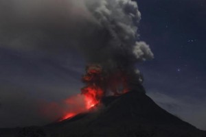 Mount Sinabung is seen during an eruption from Naman Teran village in Karo district, Indonesia's North Sumatra province, January 20, 2014.  CREDIT: REUTERS/BEAWIHARTA