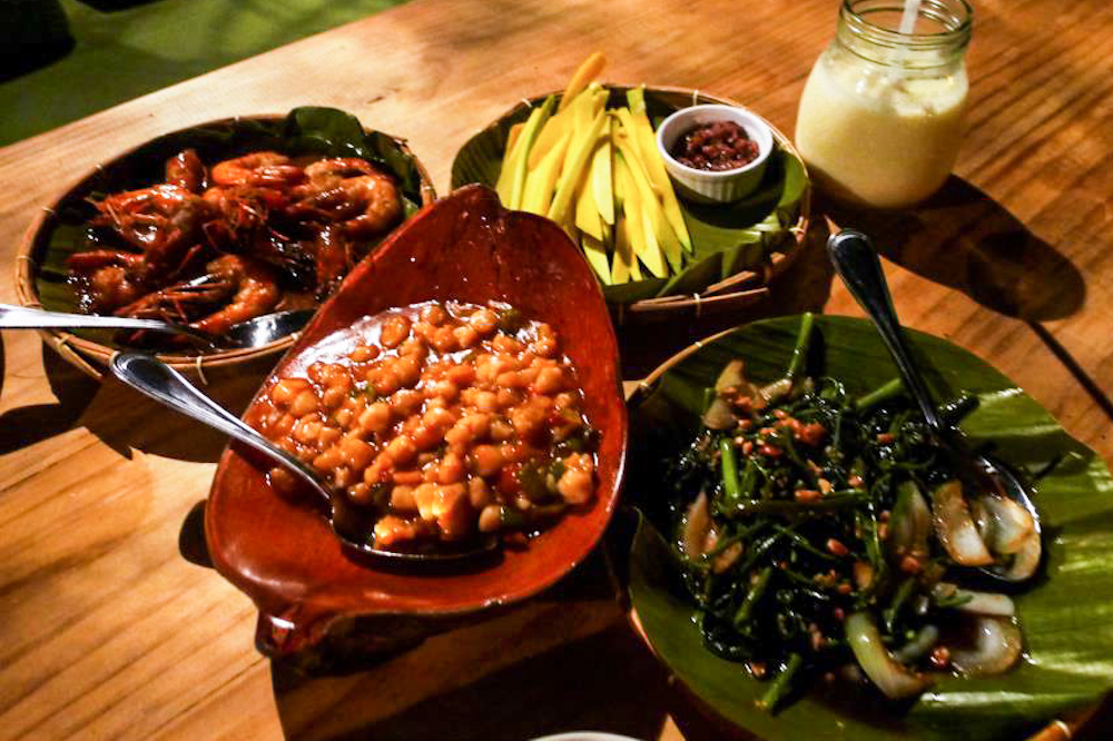 meal-in-Lantaw-Floating-Native-Restaurant (1)