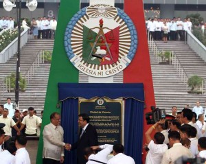 President Benigno S. Aquino III and INC Executive Minister Brother Eduardo Manalo, unveils the marker at the gazebo of the Philippine Arena during the Inauguration of Ciudad de Victoria (City of Victory) in Bocaue, Bulacan on Monday (July 21, 2014). Ciudad de Victoria is a 50-hectare tourism enterprise zone established by the Iglesia Ni Cristo (INC) in time for its centennial celebration on Sunday (July 27). (Photo by Gil Nartea / Ryan Lim / Rey Baniquet / Malacañang Photo Bureau / PCOO)