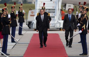 President Benigno S. Aquino III arrives at the Orly International Airport for his Official Visit to Paris, France on Wednesday (September 17, 2014). (Photo by Ryan Lim / Malacañang Photo Bureau) 