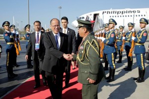 President Benigno S. Aquino III arrives at the Special Aircraft Terminal of the Beijing Capital International Airport on Sunday (November 09) to join fellow world leaders attending the APEC CEO Summit and the 22nd Asia-Pacific Economic Cooperation Leaders' Meeting here. (Photo by Gil Nartea / Malacañang Photo Bureau)