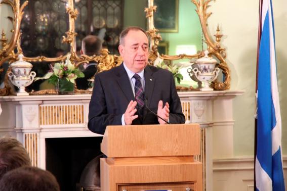 Scotland's First Minister Alex Salmond speaks during a news conference in Edinburgh in this September 19, 2014 handout photo by the Scottish Government. CREDIT: REUTERS/SCOTTISH GOVERNMENT/HANDOUT VIA REUTERS