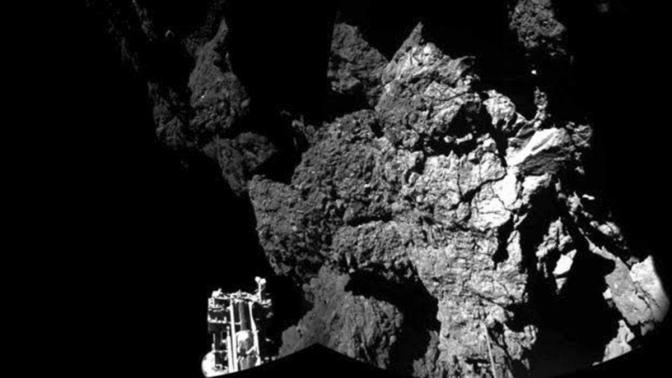 A probe named Philae is seen after it landed on a comet, known as 67P/Churyumov-Gerasimenko, in this CIVA handout image released November 13, 2014. CREDIT: REUTERS/ESA/ROSETTA/PHILAE/CIVA/HANDOUT VIA REUTERS
