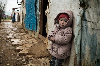 UNICEF/MENA2014-00067/Romenzi/LEBANON, 2014 Five-year-old Iman from Syria at the Saadnayel camp in Lebanon’s Bekaa Valley.