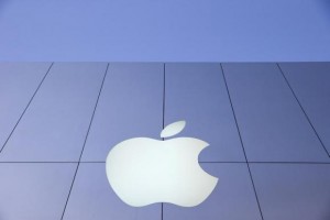 An Apple logo is seen in San Francisco, California November 29, 2013.