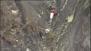 Debris from an Airbus A320 is seen in the mountains, near Seyne-les-Alpes, March 24, 2015 in this still image taken from TV. Credit: Reuters via Reuters TV/Pool