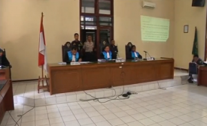 An Indonesian administrative court rejects a challenge against President Joko Widodo's rejection of clemency pleas by two convicted Australians drug traffickers on death row. (Photo grabbed from Reuters video/Courtesy Reuters)