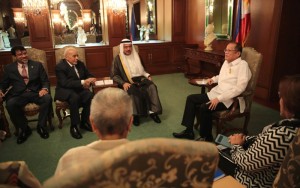 PRESIDENT Benigno S. Aquino III exchanges pleasantries with the Secretary General of the Organization of Islamic Cooperation Iyad Ameen Madani during the courtesy call at the Music Room of the Malacañan Palace on Monday (April 20). (Photo courtesy Malacañang Photo Bureau)