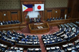 (TOKYO, Japan) President Benigno S. Aquino III addresses the joint session of the National Diet of Japan at the Chamber of the House of Councillors (HoC) of the National Diet during his State Visit on Wednesday (June 03). Also in photo are HoC President Masaaki Yamazaki and House of Representatives Speaker Tadamori Oshima. (Photo by Ryan Lim / Malacañang Photo Bureau)
