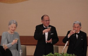 (TOKYO, Japan) President Benigno S. Aquino III and His Majesty Emperor Akihito offers a ceremonial toast to the guests during the State Banquet at the Banquet Hall (Homei-Den) of the Imperial Palace for his State Visit in Japan on Wednesday (June 03). Also in photo is Her Majesty Empress Michiko. (Photo by Ryan Lim / Malacañang Photo Bureau)