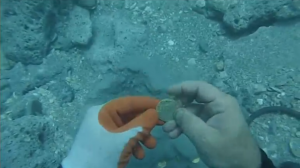 Florida_family_finds_$1_mln_in_treasure_from_sunken_Spanish_armada