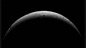 NASA_releases_images_of_Saturn's_moon_001