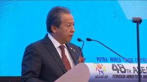 Malaysia Foreign Minister Anifah Aman called out to his ASEAN partners to look for a way for peaceful resolution of the territorial dispute during the opening ceremony of the  ASEAN foreign ministers' meeting in Kuala Lumpur (Photo grabbed from Reuters video)