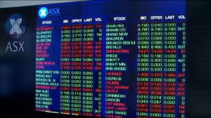  Asian shares rebound as bargain hunters helped Asian stocks off three-year lows hit on fears that China's economy was risking a hard landing.  (Courtesy Reuters/Photo grabbed from Reuters video)