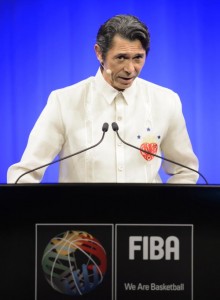 Filipino-Americal Hollywood actor making a pitch for the Philippines' hosting of the 2019 FIBA basketball World Cup.  (photo courtesy FIBA tweeter account)