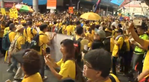 Thousands of Malaysians marched through the streets of Kuala Lumpur in an anti-government rally, calling for the resignation of Prime Minister Najib Razak. (Photo grabbed from Reuters video/Courtesy Reuters)