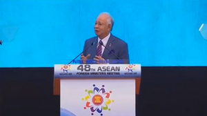 Malaysian Prime Minister Najib Razak urges the ASEAN region to play a pro-active role as it could be the world's fourth largest market during the ASEAN foreign ministers' meeting.  (Photo grabbed from Reuters video)