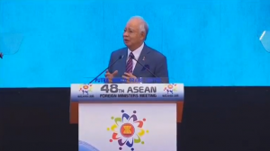 Malaysian Prime Minister Najib Razak urges the ASEAN region to play a pro-active role as it could be the world's fourth largest market during the ASEAN foreign ministers' meeting. (Photo grabbed from Reuters video)