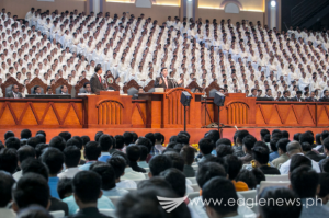 Iglesia Ni Cristo Executive Minister Bro. Eduardo V. Manalo officiates the first-ever worldwide evangelical mission at the 55,000-seater Philippine Arena. The event was beamed live via online video feed in more than 2,000 remote sites around the world. (Photo courtesy INC Executive News)