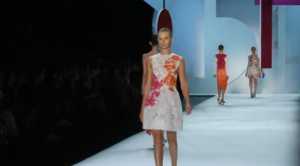 One of Monique Lhuillier's creations for the Spring 2016 collection during the New York Fashion Week. (Photo grabbed from Reuters video)