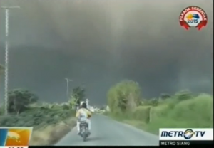 Indonesia's Mount Sinabung erupts spewing volcanic ash as high as 3 kilometers into the air. (Courtesy Metro TV/Photo grabbed from video provided by Reuters)