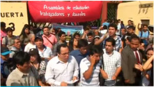 San Marcos students clash in Lima over demand for rector's departure (2)