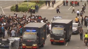 Indonesia's police chief says Islamic State is behind an attack in the country's capital that killed seven people. (Courtesy Reuters/Photo grabbed from Reuters video)