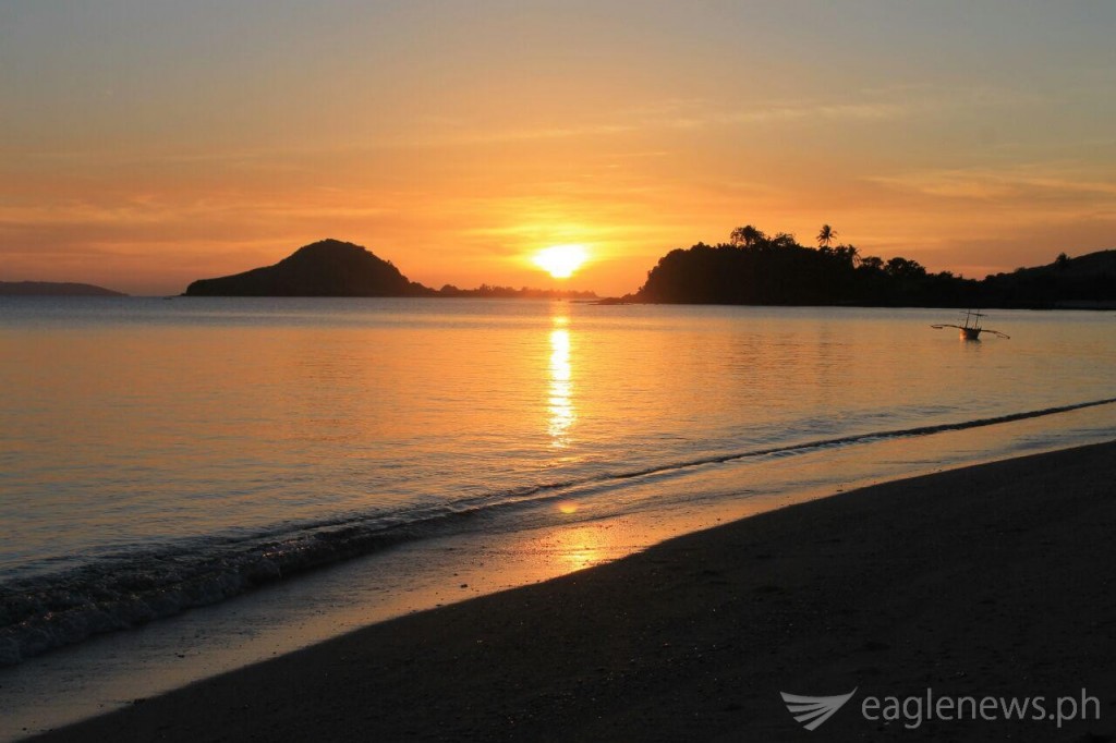 Sunset in Calaguas Island, Camarines Norte, series of photos taken by Alfonso Nario Jr. (Eagle News Service)