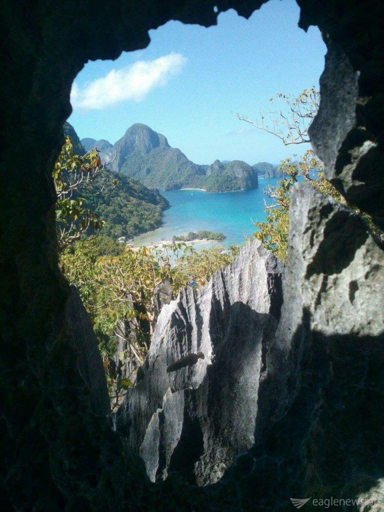 El Nido view from the rocks by Jonathan Velez (Eagle News Service)