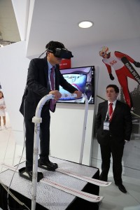 EBC's Robert Capistrano, tries first hand the Virtual Reality (VR) experience of skiing. Mark Zuckerberg predicts that VR can become the most social platform.
