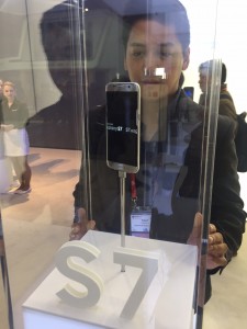 The author views the Samsung Galaxy S7 at the Mobile World Congress in Barcelona, Spain. (Eagle News Service)