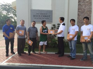 Bishops from the Mormon church in Bulacan also received copies of the Pasugo magazine from the INC brethren. (Eagle News Service)
