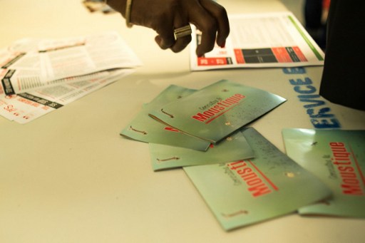 This picture taken on February 26, 2016, shows flyers warning about the risks of virus Zika in Fort-de-France. The flyer reads : "Know the moosquito" A prevention campaign warning about the risks of virus Zika has been deployed in the French Caribbean prior to Marisol Touraine visit in Martinique on February 26, 2016. / AFP / Nicolas Derné