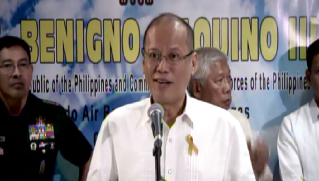 Ambush interview kay PNoy pagkatapos ng change of command ng PAF.