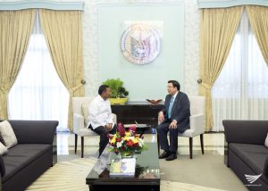 Vice-President Jejomar Binay makes a courtesy call to Iglesia Ni Cristo Executive MInister Brother Eduardo V. Manalo at the INC Central Office in Quezon City. (Eagle News Service)