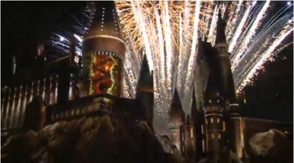 Universal Studios Hollywood shows off new attraction that celebrates "The Wizarding World of Harry Potter" with an elegant red carpet affair on Tuesday night.(photo grabbed from Reuters video)