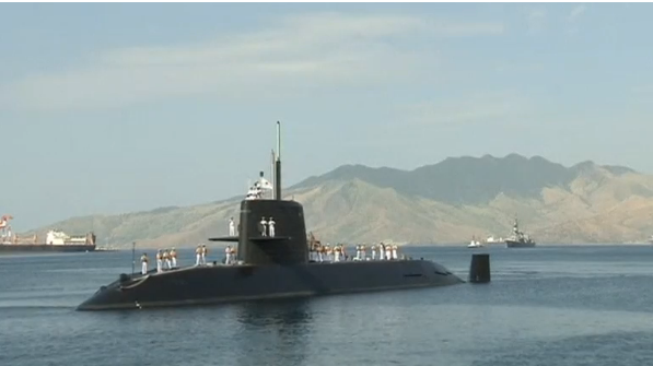 A Japanese training submarine and two escort destroyers from the Japan Maritime Self Defense Force make a port call in the Philippines in a show of strengthening military ties between the two nations.(photo grabbed from Reuters video) 