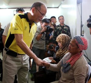  President Benigno S. Aquino III met with the families of the 18 soldiers killed in the Basilan clash at Edwin Andrews Air Base Multi-Purpose Lounge in Zamboanga City on Wednesday (April 13). (Photo by Rey Baniquet / Malacañang Photo Bureau)