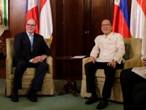 President Benigno S. Aquino III exchanges pleasantries with His Serene Highness Albert II, Sovereign Prince of Monaco, at the Music Room of the Malacañan Palace during the official visit of the Prince to the Republic of the Philippines on Thursday (April 07). (Photo by Lauro Montellano, Jr. / Malacañang Photo Bureau)