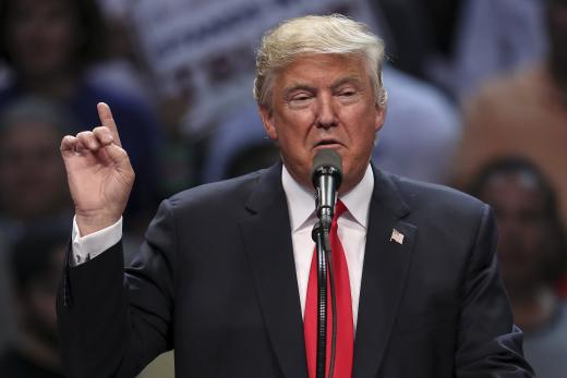 U.S. Republican presidential candidate Donald Trump speaks at a campaign event in Buffalo, New York, U.S., April 18, 2016. REUTERS/Carlo Allegri