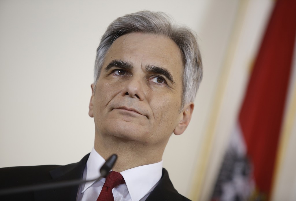 Austrian Chancellor Werner Faymann gives a press statement after his meeting with EU Council President Donald Dusk on March 1, 2016 in Vienna. / AFP PHOTO / Dieter Nagl