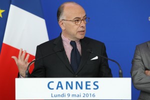 French Interior minister Bernard Cazeneuve delivers a speach during a meeting with security members of Cannes Film festival the 69th Cannes Film Festival on May 9, 2016 at the Festival palace. / AFP PHOTO / VALERY HACHE