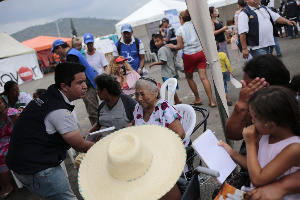 Refugees from a quake stay in a shelter in Portoviejo, Ecuador on May 18, 2016. A powerful 7.2 magnitude quake shook Ecuador on Wednesday, one month after a much larger quake killed some 700 people, the country's Geophysical Institute said in a preliminary report / AFP PHOTO / CHARLY PARRAGA