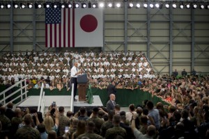 US President Barack Obama speaks to US and Japanese troops during his visit to the Marine Corps Air Station at Iwakuni, near the Japanese city of Hiroshima on May 27, 2016. Obama, who arrived at Iwakuni after attending the G7 Summit in central Japan, hailed the "great alliance" between the United States and Japan on May 27, just hours ahead of his historic visit to Hiroshima. / AFP PHOTO / JIM WATSON