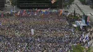 Workers around Asia take to the streets marking May Day with rallies demanding rights and higher wages. (Photo grabbed from Reuters video)