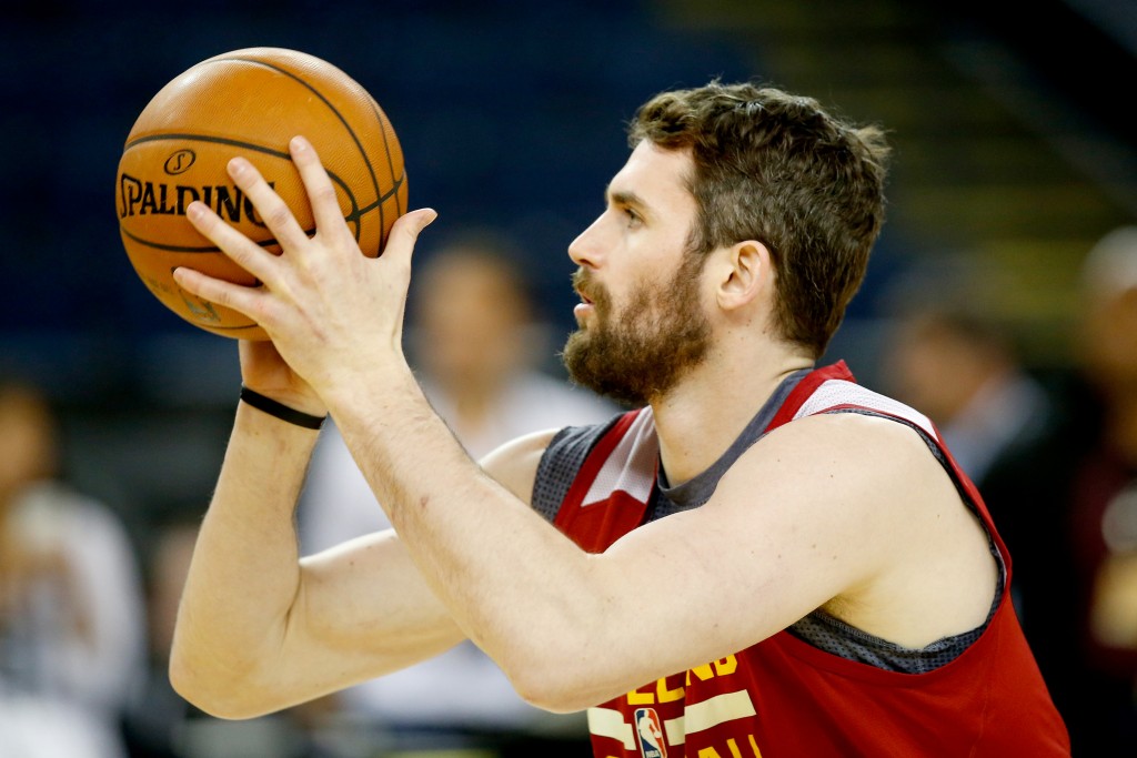OAKLAND, CA - JUNE 01: Kevin Love #0 of the Cleveland Cavaliers shoots during practice before the 2016 NBA Finals at ORACLE Arena on June 1, 2016 in Oakland, California. The Warriors will take on the Cavaliers on June 2, 2016. NOTE TO USER: User expressly acknowledges and agrees that, by downloading and or using this photograph, User is consenting to the terms and conditions of the Getty Images License Agreement.   Ezra Shaw/Getty Images/AFP