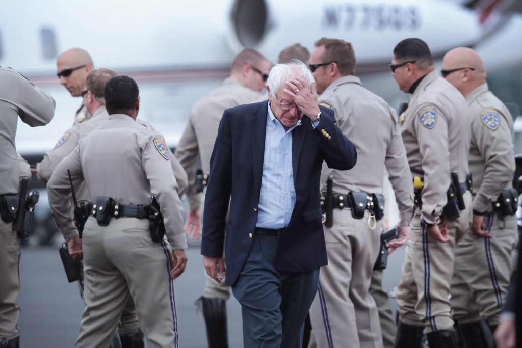 LOS ANGELES, CA - JUNE 08: Democratic presidential candidate Senator Bernie Sanders (D-VT) prepares to board a flight from Los Angeles back to Vermont on June 8, 2016 in Los Angeles, California. During a rally in Santa Monica last night Sanders vowed to continue his campaign into the convention. Scott Olson/Getty Images/AFP