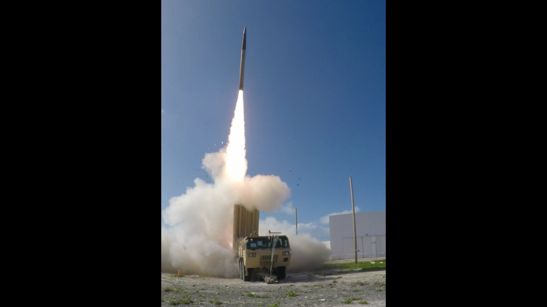 This US Department of Defense/Missile Defense Agency handout photo shows a terminal High Altitude Area Defense (THAAD) interceptor launching from a THAAD battery located on Wake Island, during Flight Test Operational (FTO)-02 Event 2a, conducted on November 1, 2015. During the test, the THAAD system successfully intercepted two air-launched ballistic missile targets. / AFP PHOTO / DoD / Ben Listerman / RESTRICTED TO EDITORIAL USE - MANDATORY CREDIT "AFP PHOTO / DoD / Missile Defense Agency / Ben Listerman" - NO MARKETING NO ADVERTISING CAMPAIGNS - DISTRIBUTED AS A SERVICE TO CLIENTS
