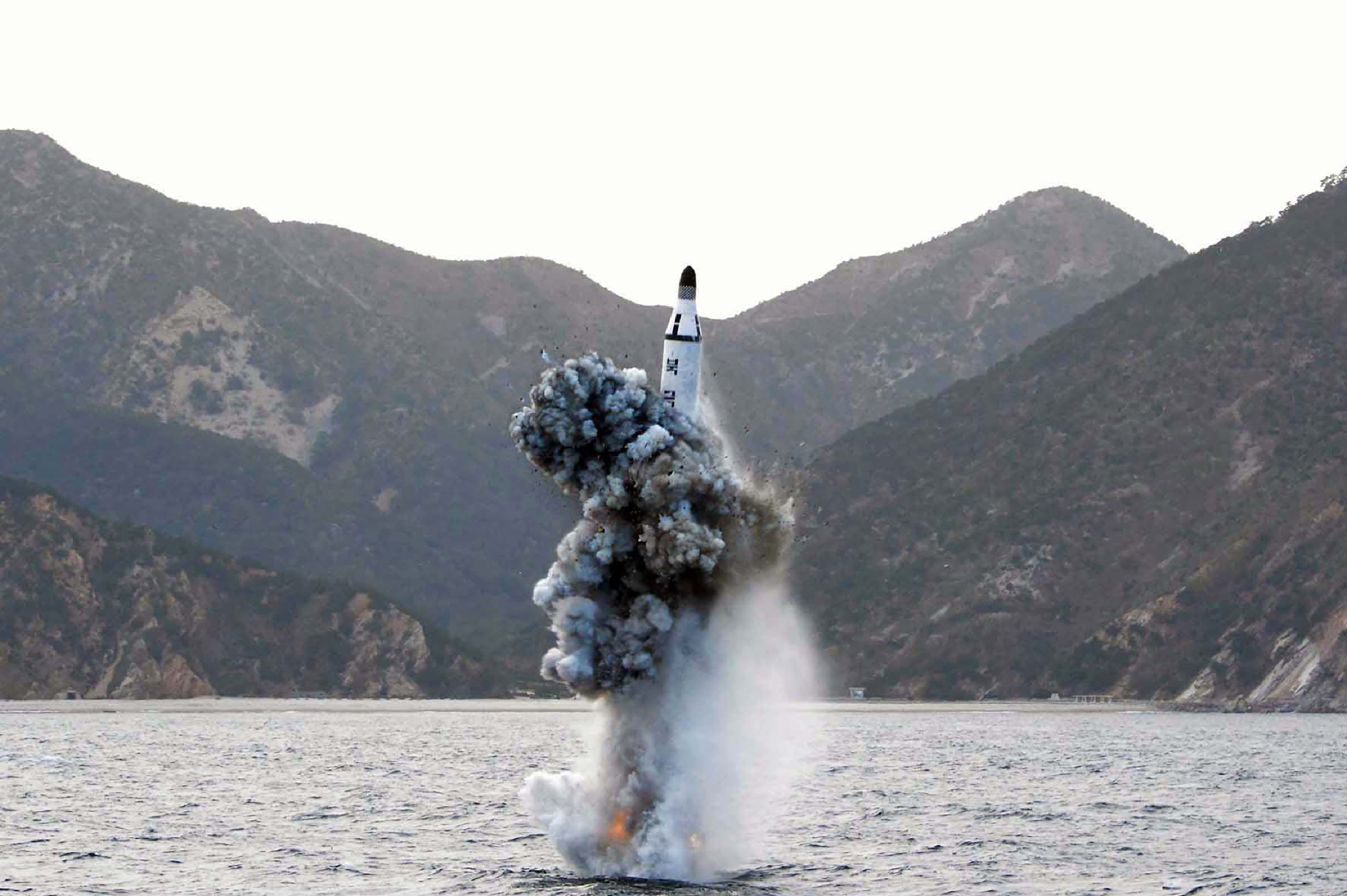 This picture released from North Korea's official Korean Central News Agency (KCNA) on April 24, 2016 shows the underwater test-fire of a strategic submarine ballistic missile at an undisclosed location in North Korea on April 23, 2016. North Korean leader Kim Jong-Un hailed a submarine-launched ballistic missile (SLBM) test as an "eye-opening success", state media said on April 24, declaring Pyongyang has the ability to strike Seoul and the US whenever it pleases.  / AFP PHOTO / KCNA VIA KNS / KCNA /  - South Korea OUT / REPUBLIC OF KOREA OUT   ---EDITORS NOTE--- RESTRICTED TO EDITORIAL USE - MANDATORY CREDIT "AFP PHOTO/KCNA VIA KNS" - NO MARKETING NO ADVERTISING CAMPAIGNS - DISTRIBUTED AS A SERVICE TO CLIENTS THIS PICTURE WAS MADE AVAILABLE BY A THIRD PARTY. AFP CAN NOT INDEPENDENTLY VERIFY THE AUTHENTICITY, LOCATION, DATE AND CONTENT OF THIS IMAGE. THIS PHOTO IS DISTRIBUTED EXACTLY AS RECEIVED BY AFP.  /