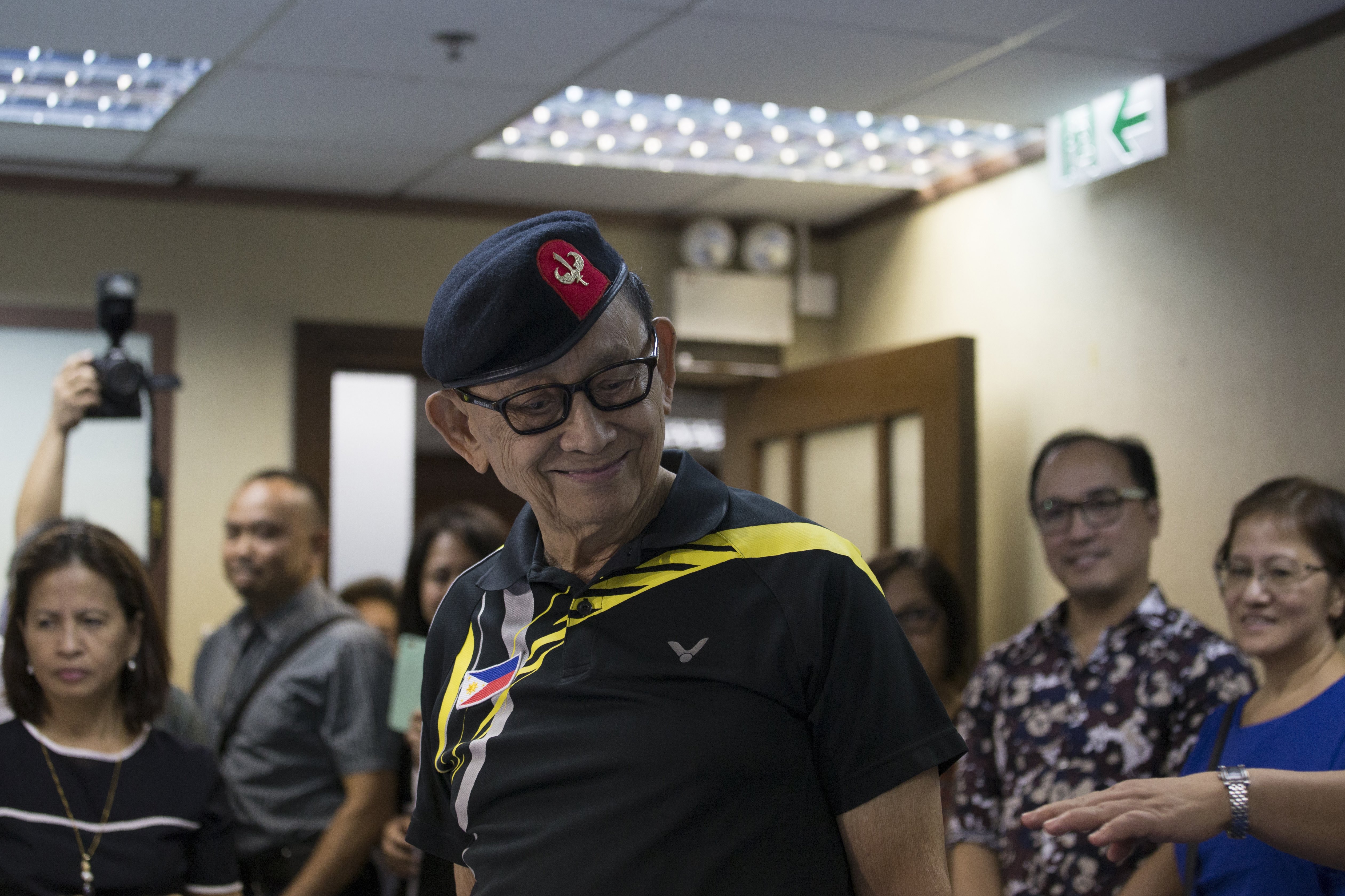 Former Philippines president Fidel Ramos smiles at start of a press conference in Hong Kong on August 9, 2016. Ramos said on August 9 he would meet contacts with links to Chinese President Xi Jinping as part of a trip to Hong Kong aimed at improving ties between Manila and Beijing. / AFP PHOTO / AARON TAM